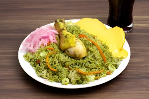 imagen de arroz con pollo peruano