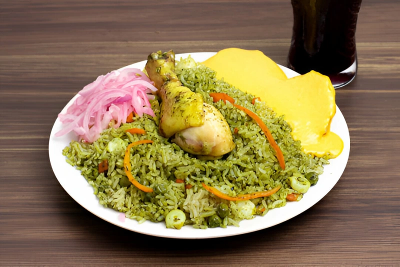 imagen de arroz con pollo peruano