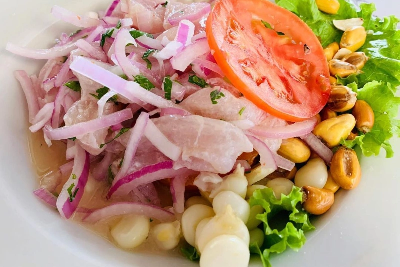 plato con ceviche piurano
