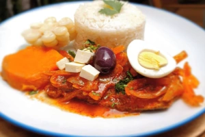 plato de escabeche de pescado