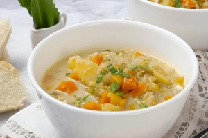 imagen de sopa de quinua peruana